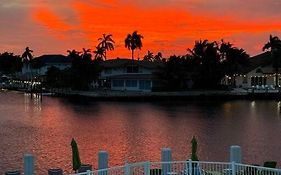 Aloha Condominium On The Intracoastal-Walk To The Beach